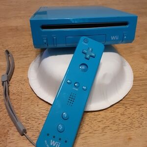 Turquoise Blue Wii Console w/1 Controller
